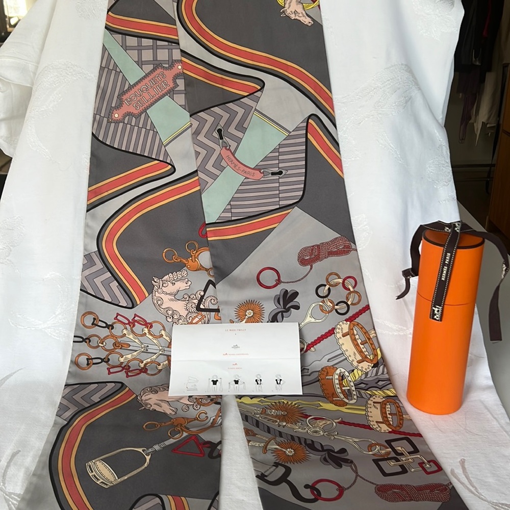 Hermes Le Maxi-Twilly Silk Scarf with box